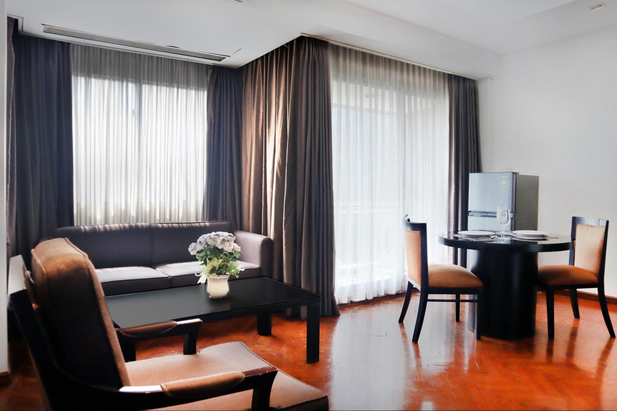 Oakwood Suites Kuningan Yakarta Exterior foto